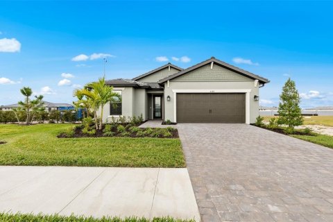 House in North Port, Florida 4 bedrooms, 195.09 sq.m. № 2258425 - photo 2