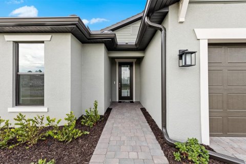 House in North Port, Florida 4 bedrooms, 195.09 sq.m. № 2258425 - photo 5