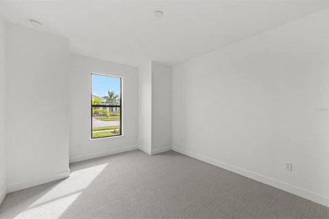 House in North Port, Florida 4 bedrooms, 195.09 sq.m. № 2258425 - photo 8