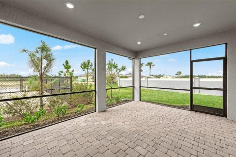 House in North Port, Florida 4 bedrooms, 195.09 sq.m. № 2258425 - photo 27