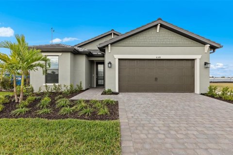 House in North Port, Florida 4 bedrooms, 195.09 sq.m. № 2258425 - photo 3