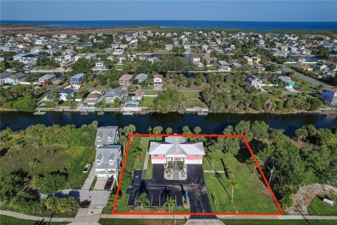 Commercial property in Hernando Beach, Florida 172.43 sq.m. № 2231359 - photo 7