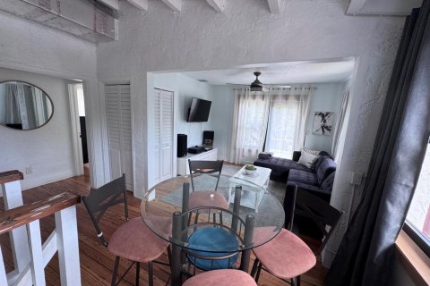 Villa ou maison à louer à West Palm Beach, Floride: 2 chambres, 91.04 m2 № 2432277 - photo 13