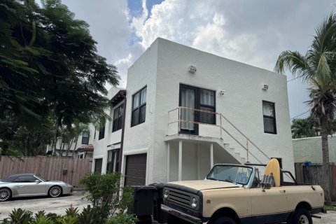 Villa ou maison à louer à West Palm Beach, Floride: 2 chambres, 91.04 m2 № 2432277 - photo 2