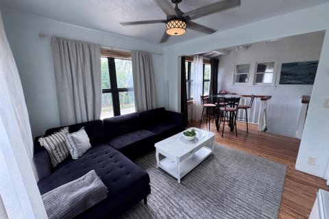 Villa ou maison à louer à West Palm Beach, Floride: 2 chambres, 91.04 m2 № 2432277 - photo 4