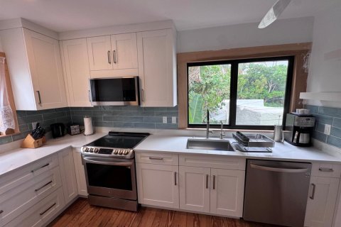 Villa ou maison à louer à West Palm Beach, Floride: 2 chambres, 91.04 m2 № 2432277 - photo 6