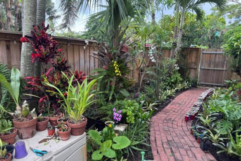 Villa ou maison à louer à West Palm Beach, Floride: 2 chambres, 91.04 m2 № 2432277 - photo 19