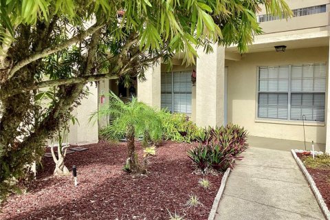 Condo in New Port Richey, Florida, 3 bedrooms  № 1902227 - photo 2