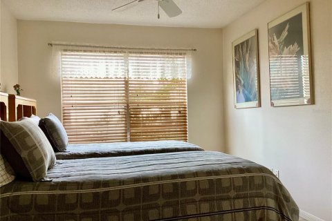 Condo in New Port Richey, Florida, 3 bedrooms  № 1902227 - photo 23