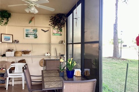 Condo in New Port Richey, Florida, 3 bedrooms  № 1902227 - photo 26