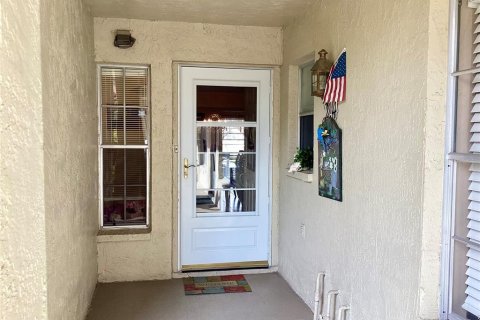 Condo in New Port Richey, Florida, 3 bedrooms  № 1902227 - photo 3