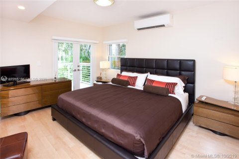 Villa ou maison à louer à Coral Gables, Floride: 6 chambres, 528.89 m2 № 2419389 - photo 19