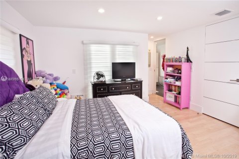 Villa ou maison à louer à Coral Gables, Floride: 6 chambres, 528.89 m2 № 2419389 - photo 23
