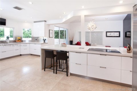 Villa ou maison à louer à Coral Gables, Floride: 6 chambres, 528.89 m2 № 2419389 - photo 11