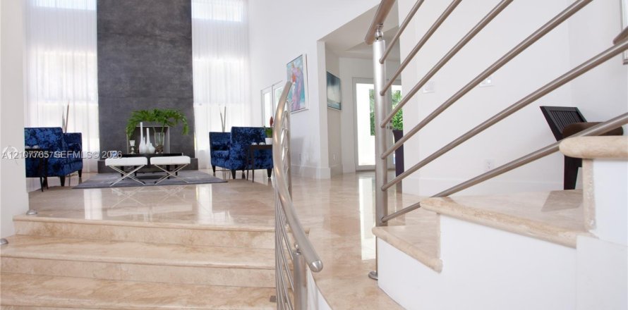 Villa ou maison à Coral Gables, Floride 6 chambres, 528.89 m2 № 2419389
