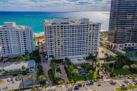 Condo in Bal Harbour, Florida, 2 bedrooms  № 1727159 - photo 2