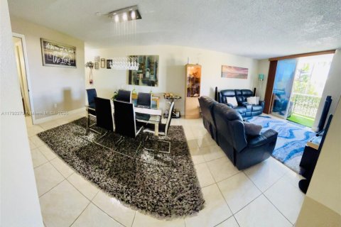 Copropriété à vendre à Miami Beach, Floride: 2 chambres, 103.86 m2 № 1863745 - photo 5