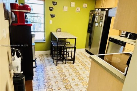 Copropriété à vendre à Miami Beach, Floride: 2 chambres, 103.86 m2 № 1863745 - photo 12