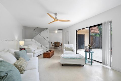 Touwnhouse à vendre à West Palm Beach, Floride: 2 chambres, 119.66 m2 № 2077481 - photo 2