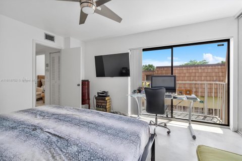 Touwnhouse à vendre à West Palm Beach, Floride: 2 chambres, 119.66 m2 № 2077481 - photo 13