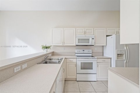 Купить виллу или дом в Хомстед, Флорида 3 спальни, 170.29м2, № 1996867 - фото 9