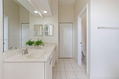 Купить виллу или дом в Хомстед, Флорида 3 спальни, 170.29м2, № 1996867 - фото 16