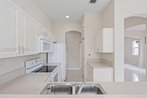 Купить виллу или дом в Хомстед, Флорида 3 спальни, 170.29м2, № 1996867 - фото 8