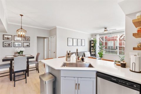Condo in Tampa, Florida, 2 bedrooms  № 1773241 - photo 8