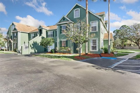Condo in Tampa, Florida, 2 bedrooms  № 1773241 - photo 1