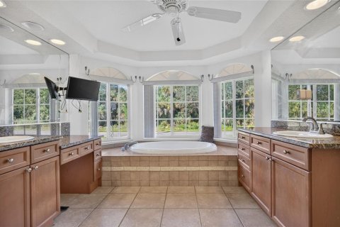 Villa ou maison à vendre à North Port, Floride: 3 chambres, 214.14 m2 № 2420136 - photo 19