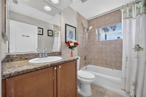 Villa ou maison à vendre à North Port, Floride: 3 chambres, 214.14 m2 № 2420136 - photo 24