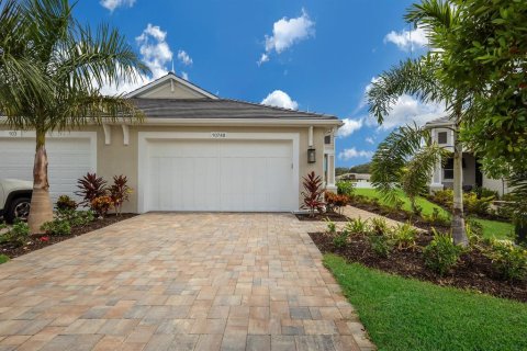 House in Bradenton, Florida 2 bedrooms, 151.34 sq.m. № 2232313