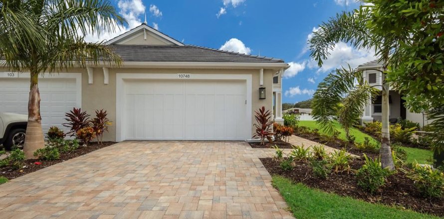 House in Bradenton, Florida 2 bedrooms, 151.34 sq.m. № 2232313