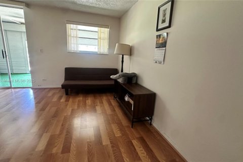 Купить кондоминиум в Майами, Флорида 1 спальня, 54.63м2, № 1983147 - фото 2