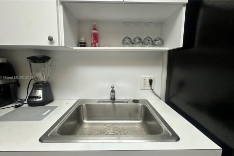 Купить кондоминиум в Майами, Флорида 1 спальня, 54.63м2, № 1983147 - фото 4