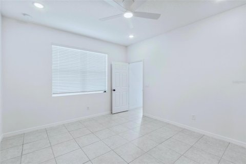 House in Mascotte, Florida 4 bedrooms, 177.26 sq.m. № 1795391 - photo 9