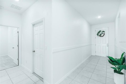 House in Mascotte, Florida 4 bedrooms, 177.26 sq.m. № 1795391 - photo 12