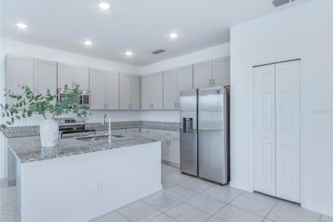 House in Mascotte, Florida 4 bedrooms, 177.26 sq.m. № 1795391 - photo 3