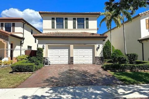 Casa en Cutler Bay, Florida 4 dormitorios, 182.83 m2 № 2006424