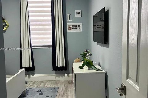 Снять в аренду виллу или дом в Катлер-Бей, Флорида 4 спальни, 182.83м2, № 2006424 - фото 10