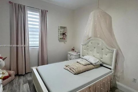 Снять в аренду виллу или дом в Катлер-Бей, Флорида 4 спальни, 182.83м2, № 2006424 - фото 11