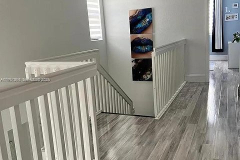 Снять в аренду виллу или дом в Катлер-Бей, Флорида 4 спальни, 182.83м2, № 2006424 - фото 8