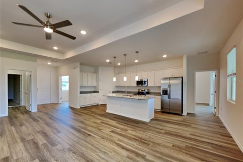 House in Port Charlotte, Florida 4 bedrooms, 177.81 sq.m. № 1751429 - photo 4