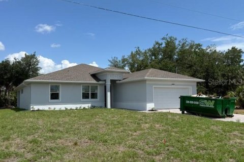 House in Port Charlotte, Florida 4 bedrooms, 177.81 sq.m. № 1751429 - photo 1