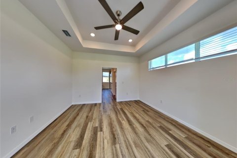 House in Port Charlotte, Florida 4 bedrooms, 177.81 sq.m. № 1751429 - photo 8