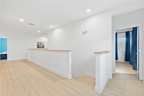 Casa en venta en Kissimmee, Florida, 6 dormitorios, 320.61 m2 № 2195531 - foto 20