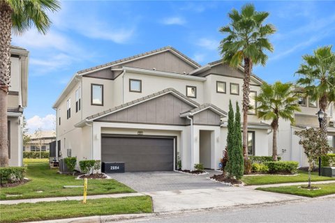 Casa en venta en Kissimmee, Florida, 6 dormitorios, 320.61 m2 № 2195531 - foto 2