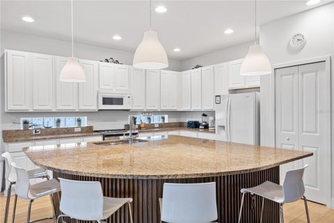 Casa en venta en Kissimmee, Florida, 6 dormitorios, 320.61 m2 № 2195531 - foto 8