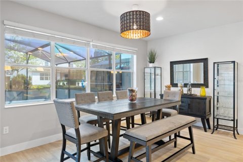 Casa en venta en Kissimmee, Florida, 6 dormitorios, 320.61 m2 № 2195531 - foto 10