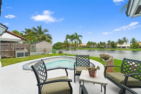 Villa ou maison à vendre à Miami, Floride: 3 chambres, 167.5 m2 № 1924372 - photo 18